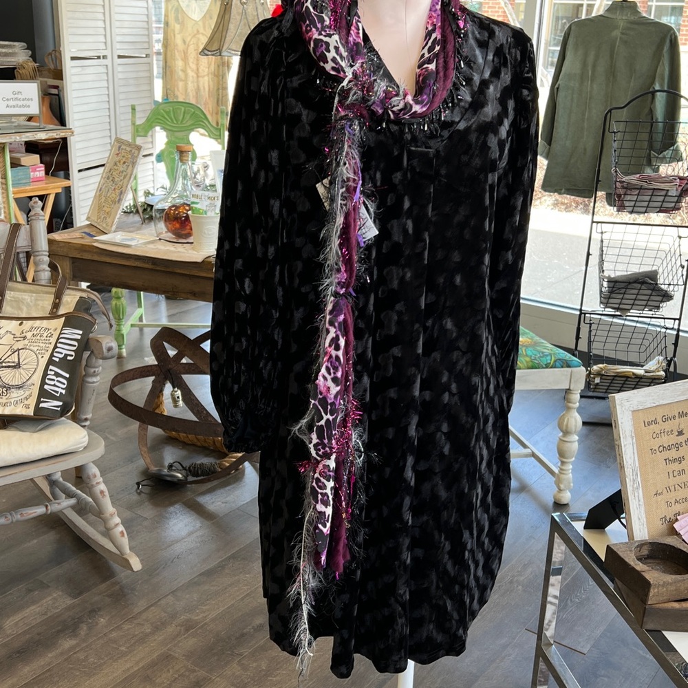 NWT Elegant Black Velvet Patterned Dress -Scarf not Included